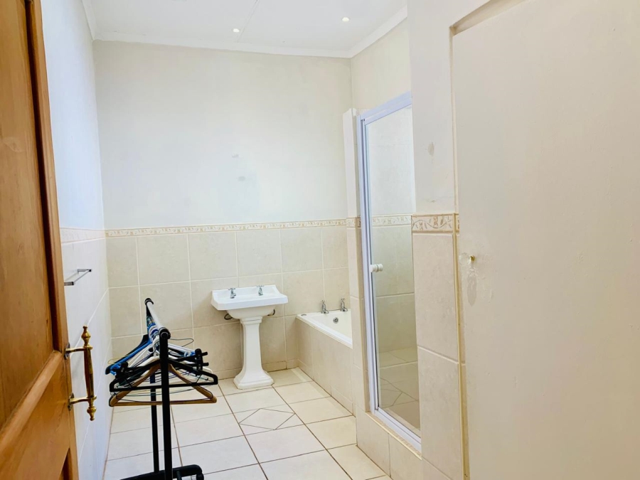 4 Bedroom Property for Sale in Waverley Free State